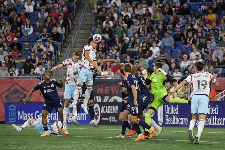 MLS News: Revolution score late to earn draw vs. Fire