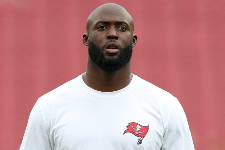 NFL News: Leonard Fournette escapes after his moving car catches fire