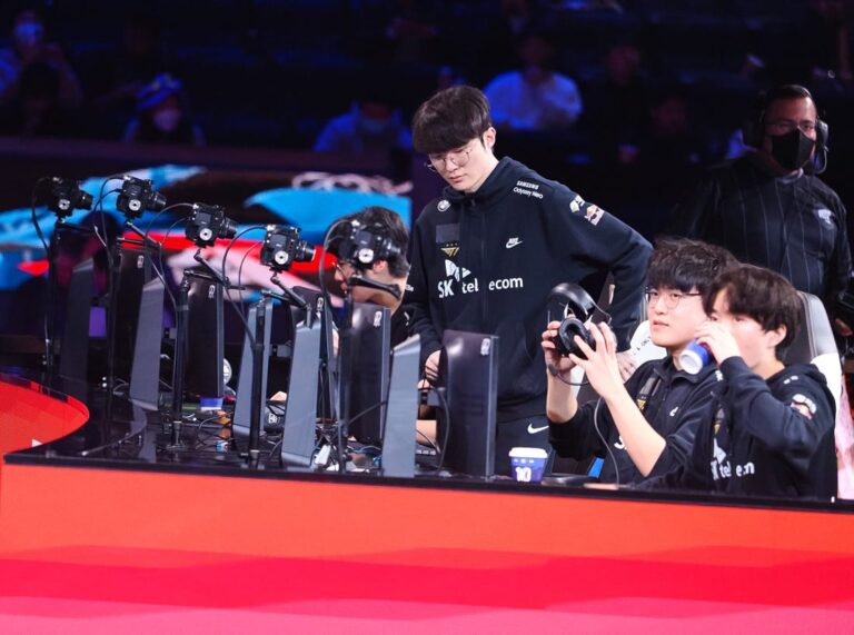 LOL News: T1’s Faker dealing with arm injury