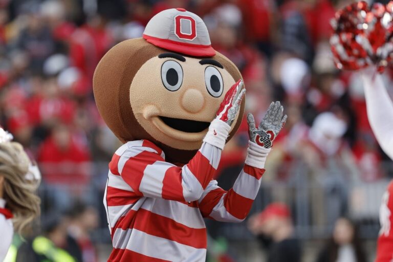 NCAAF News: Ohio State continues quest for No. 1 recruiting class