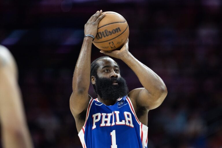 Report: No trade market for James Harden