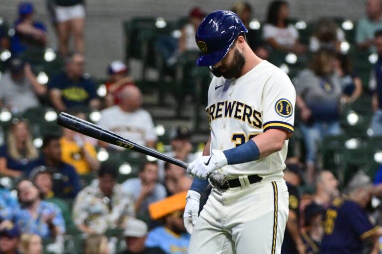 MLB News: Brewers place OF Jesse Winker (back) on IL