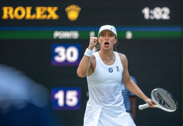 WTA News: No. 1 Iga Swiatek survives to reach her first Wimbledon quarterfinal