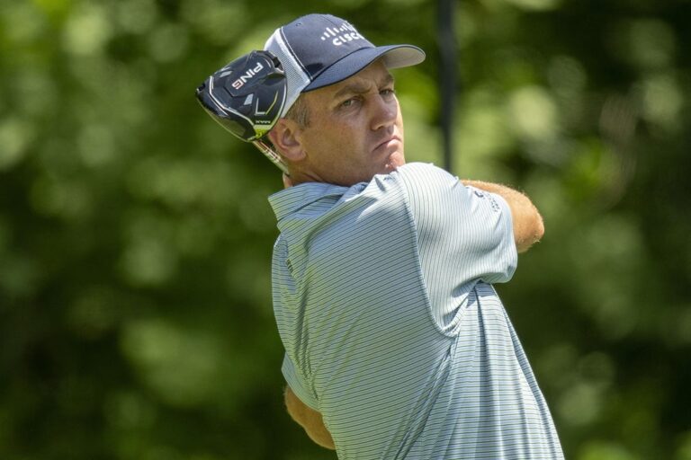 PGA News: Brendon Todd (66) takes 1-shot lead at John Deere Classic