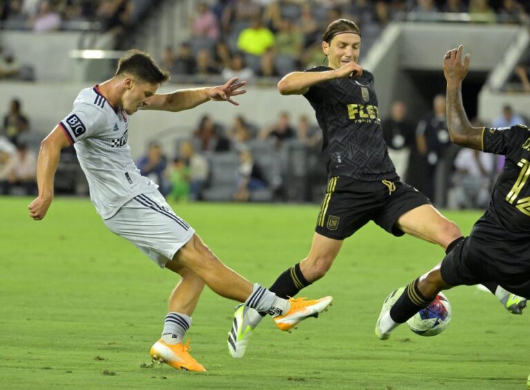 MLS News: LAFC break through late vs. St. Louis City, go on to 3-0 win