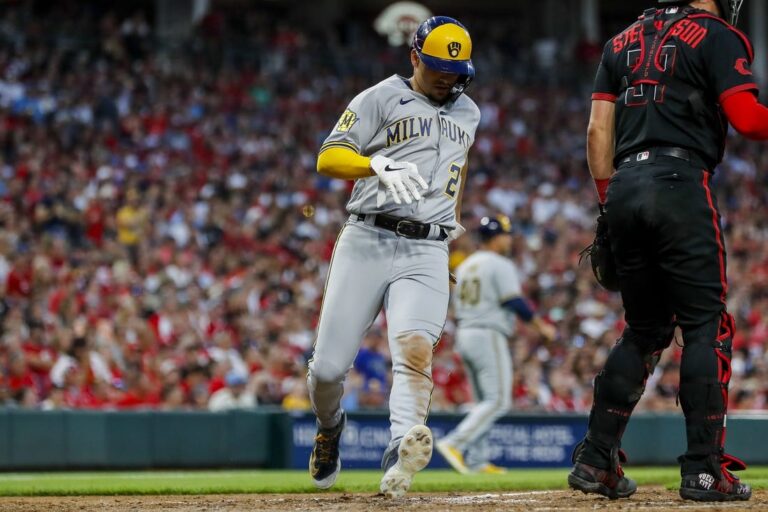 MLB News: First place on line as Brewers, Reds clash again