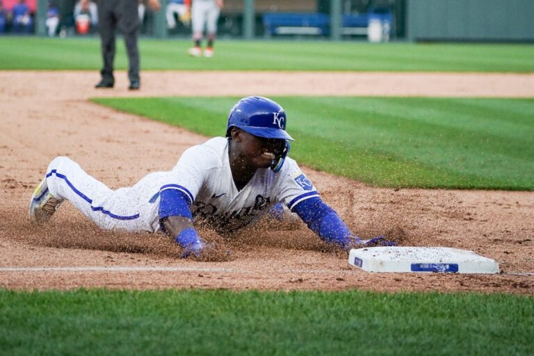 MLB News: Royals offense aims to top big performance vs. Tigers