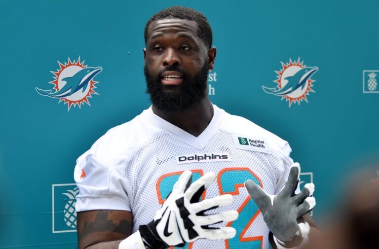 NFL News: Dolphins LT Terron Armstead (leg) carted off practice field