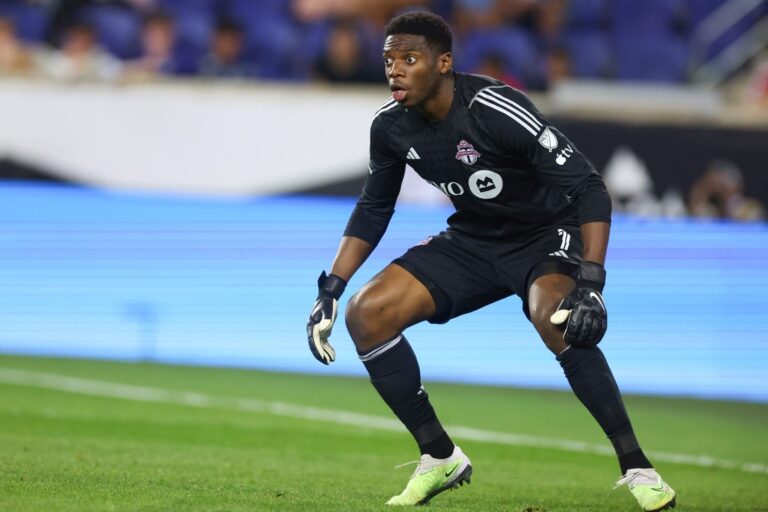 MLS News: Toronto FC G Sean Johnson to see hand specialist