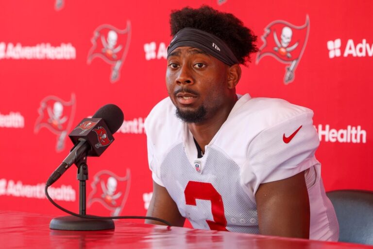 NFL News: Bucs WR Russell Gage ruptured patellar tendon