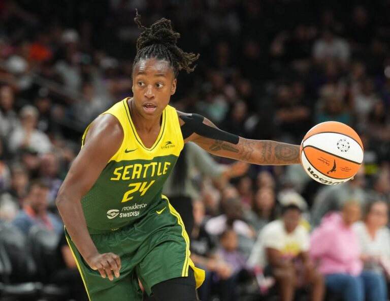 Playoff hopefuls meet as Jewell Loyd, Storm face Sky