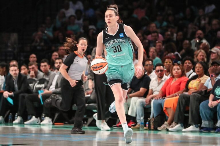 Breanna Stewart scores 38, Liberty demolish Lynx