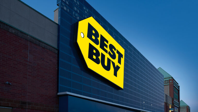 Best Buy quarter results exceed expectations, stocks rise by 5 percent, retailer lowers sales outlook