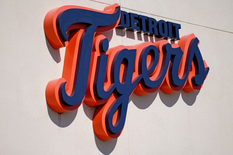 MLB News: Tigers hire Blackhawks’ Jeff Greenberg as general manager