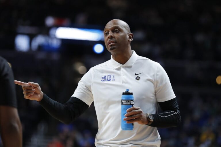 Memphis G Mikey Williams away from team after arrest