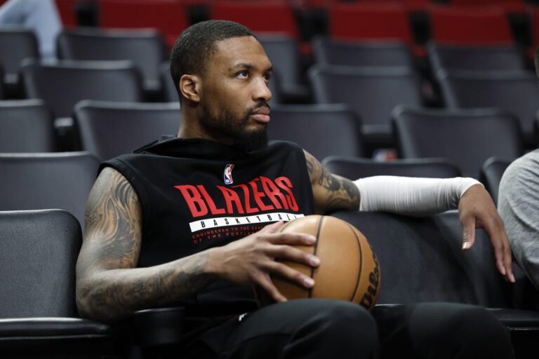 Bucks acquire Damian Lillard in 3-team trade