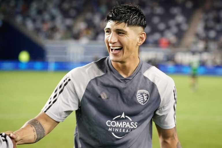 MLS News: Sporting KC re-sign star F Alan Pulido through 2026