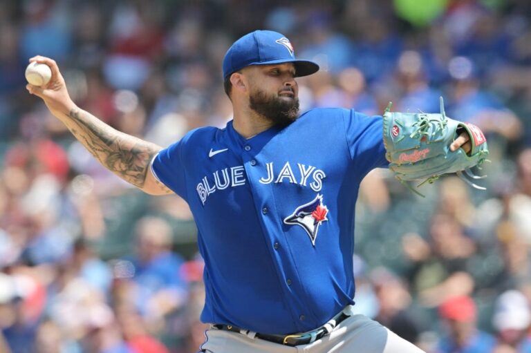 MLB News: Report: Jays P Alex Manoah likely won’t return in ’23