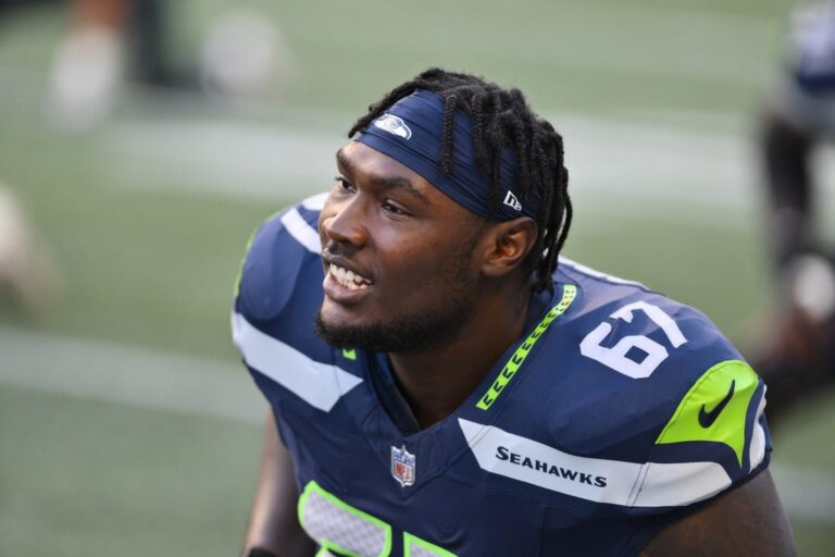 NFL News: Seahawks OTs Charles Cross, Abe Lucas injured vs. Rams