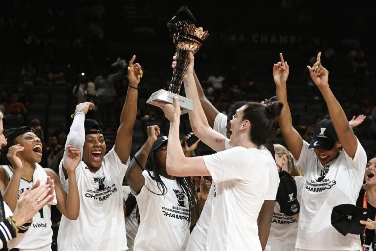 Liberty GM Jonathan Kolb named WNBA’s top executive