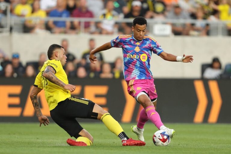 MLS News: Crew too much for Toronto FC, 2-0