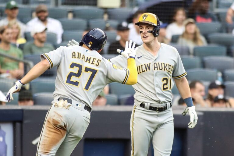 MLB News: Brewers crank out 7 late runs to beat Yankees