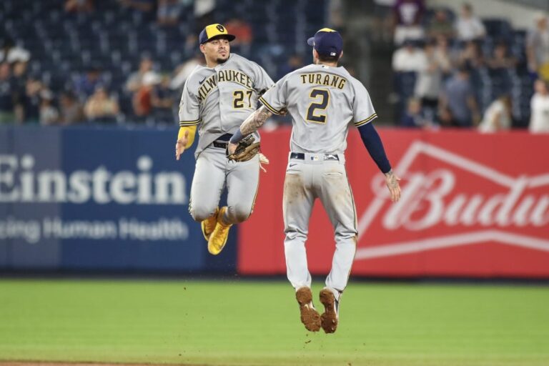 MLB News: High-scoring Brewers look for sweep of Yankees