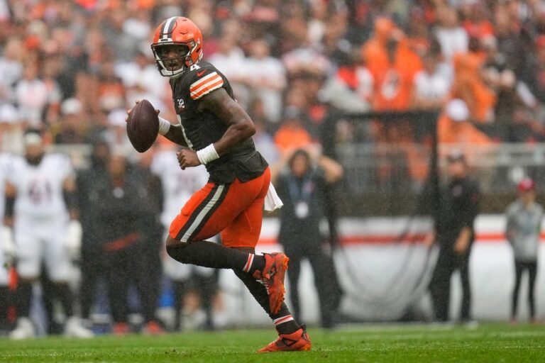 NFL News: Deshaun Watson, Browns dominate lackluster Bengals