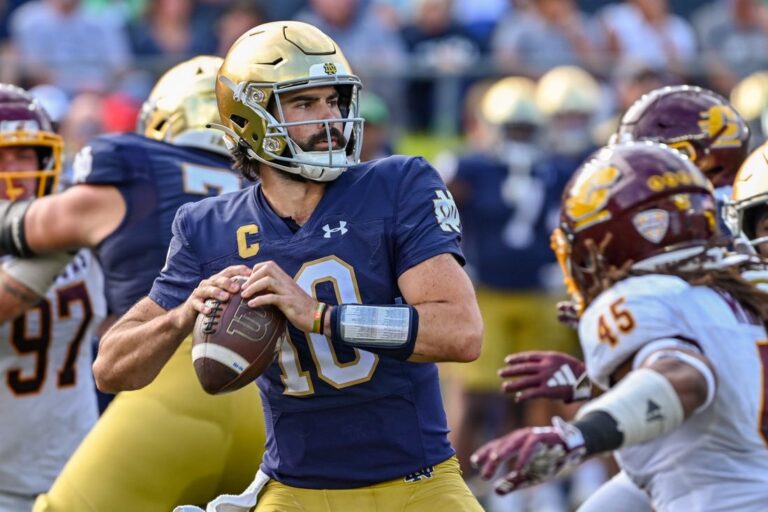 NCAAF News: QB experience a factor as No. 6 Ohio State visits No. 9 Notre Dame