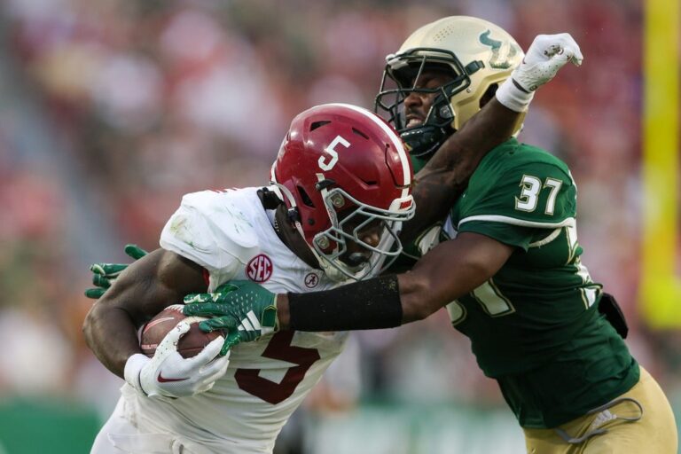 NCAAF News: Alabama falls to No. 13, Texas jumps to No. 3 in poll