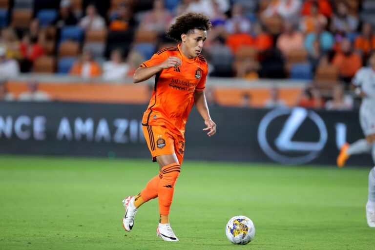MLS News: Dynamo, Whitecaps tussle for playoff positioning