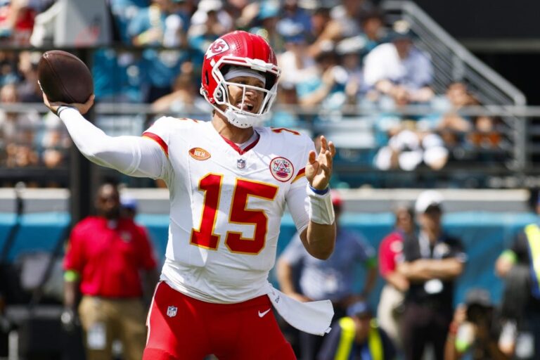 NFL News: Chiefs outlast Jaguars in return of Travis Kelce, Chris Jones