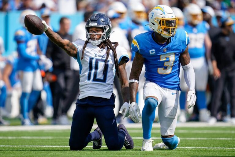 NFL News: Titans WR DeAndre Hopkins (ankle) active vs. Browns