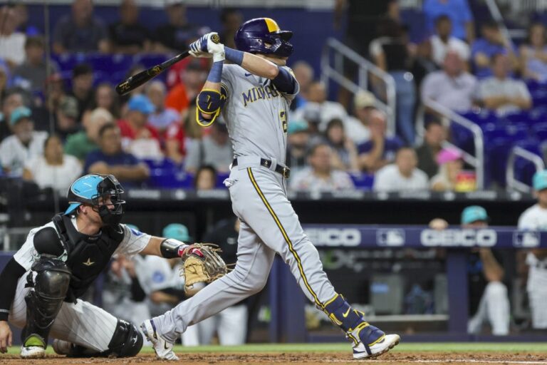 MLB News: Brewers score 12 runs in one inning, crush Marlins 16-1