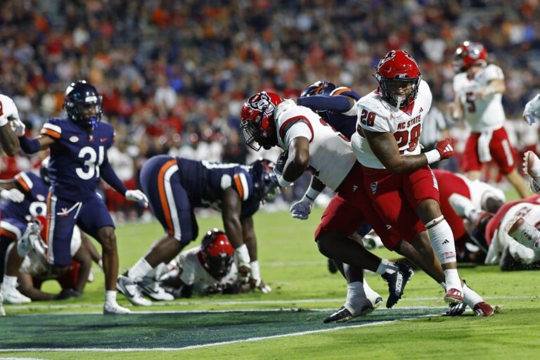 NCAAF News: NC State edges Virginia on last-second field goal