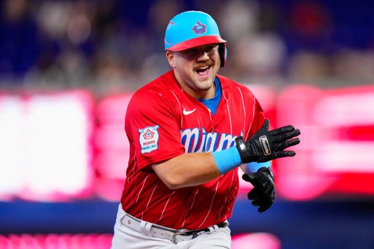 MLB News: Marlins hold on for tight win over Brewers