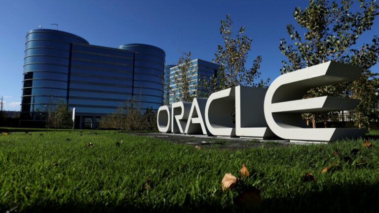 Oracle Stock Drops 10 percent on Weak Outlook