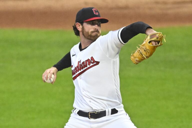 MLB News: Reds look to remain in playoff hunt at Guardians