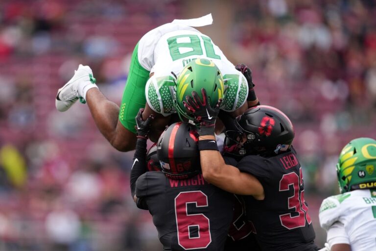 NCAAF News: Bo Nix throws four TDs to help No. 9 Oregon roll past Stanford