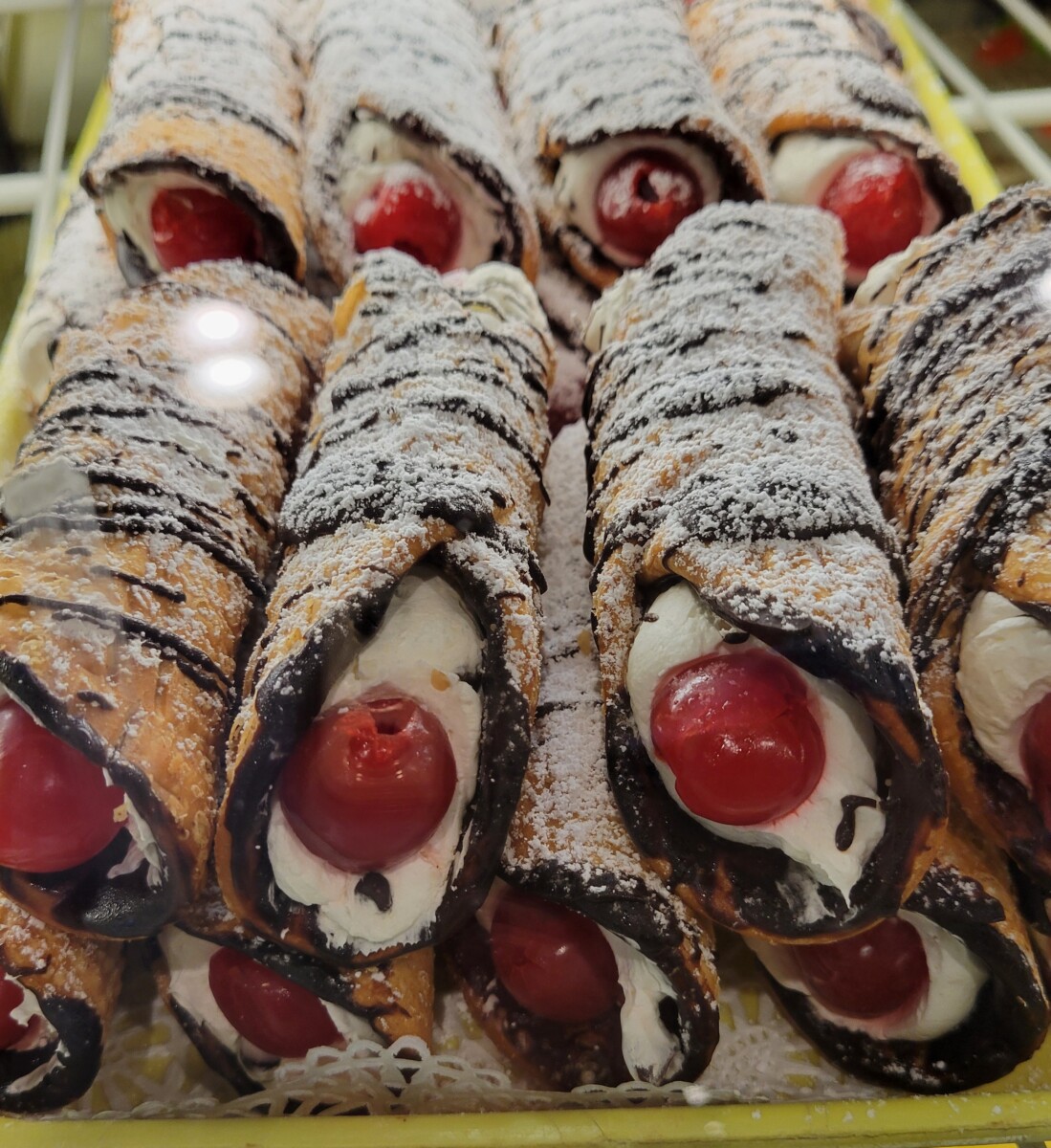 Delicious Cannoli recipe with Mascarpone by CWEB.com