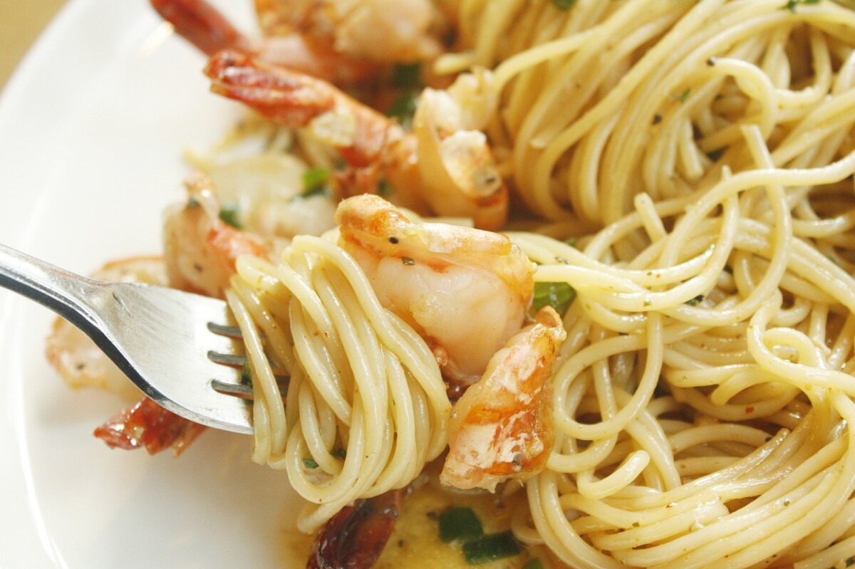 Delicious recipe for Curry Noodle Shrimp by CWEB.com