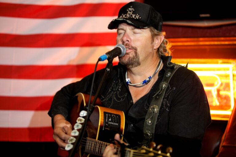 Web fans pour in tributes for country music legend Toby Keith, who died of stomach cancer