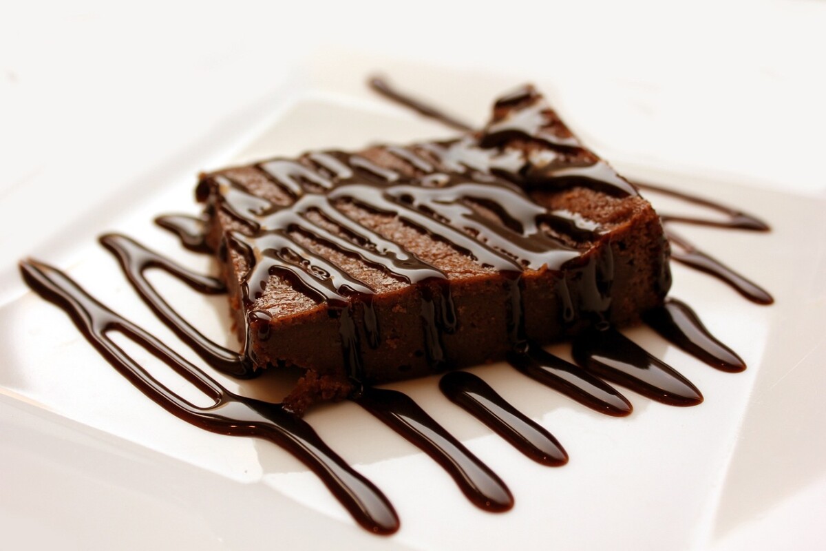 Chewy 3-Ingredient Brownies without Flour or Eggs Recipe by CWEB