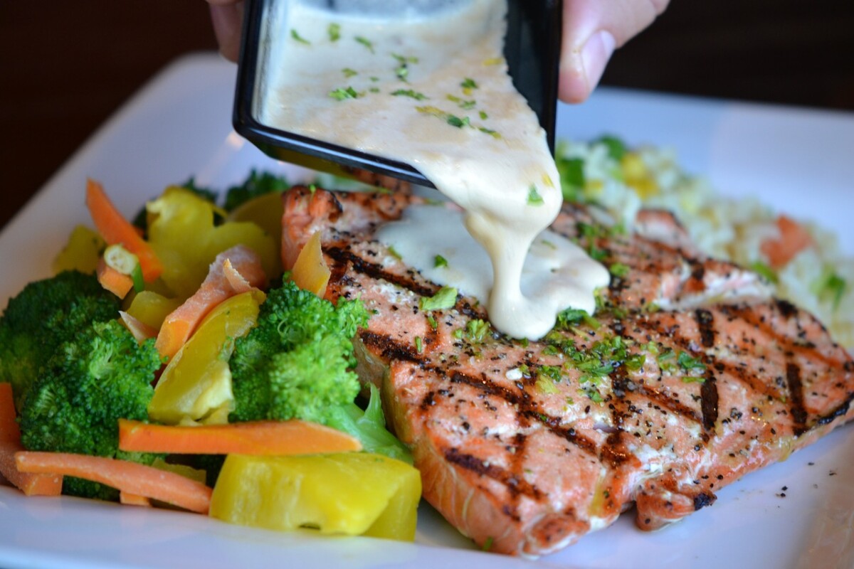 Recipe for Salmon with Garlic and Dill Sauce Featuring a Touch of Lemon and Butter by CWEB