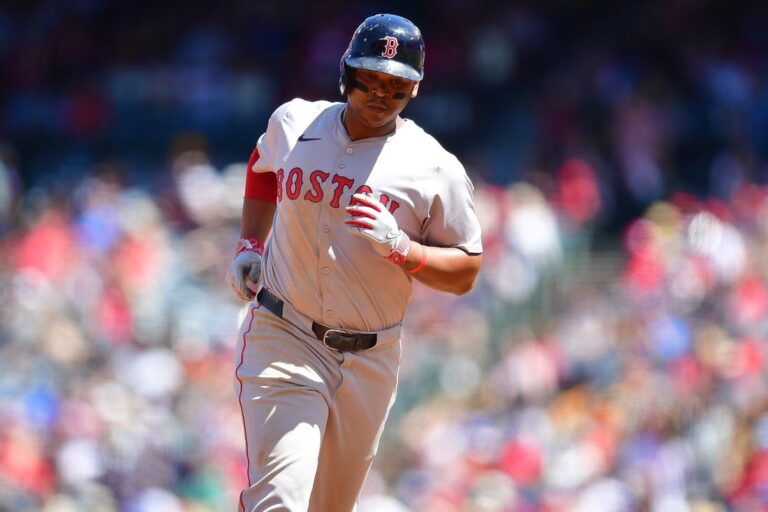 MLB News: Red Sox 3B Rafael Devers to have MRI on left knee