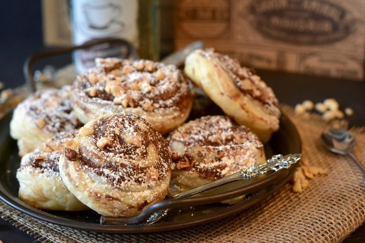 Gluten-Free and Sugar-Free Sweet Cinnamon Rolls Recipe by CWEB