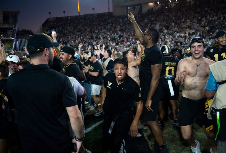 NCAAF News: SEC fines Arkansas, Vanderbilt for field storming