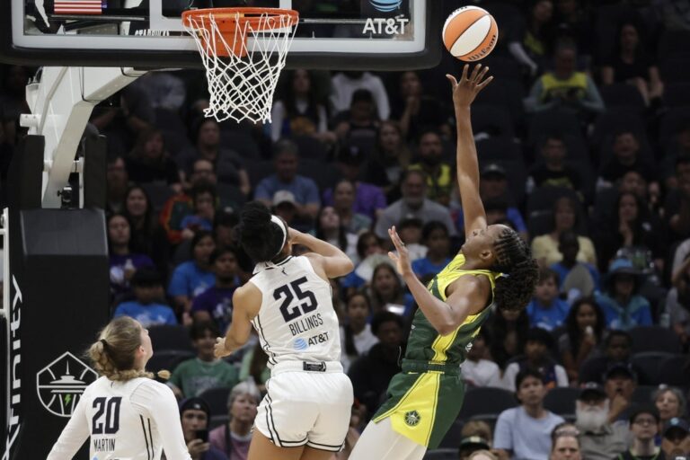 Nneka Ogwumike guides Storm past Valkyries