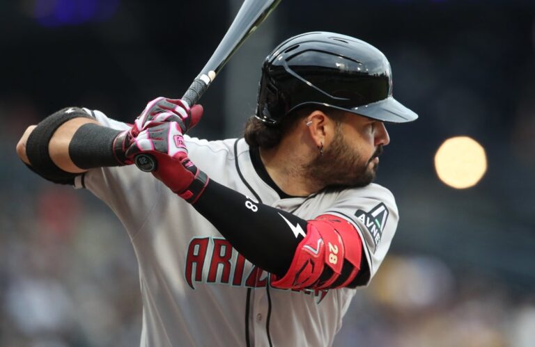 MLB News: D-backs (and Tigers) await news on Eugenio Suarez’s hand