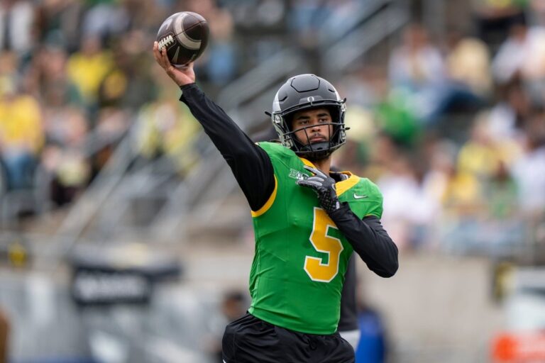 NCAAF News: No. 7 Oregon embraces fresh start, giving dangerous FCS foe due attention